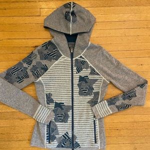Title nine - women’s hooded sweater - size small